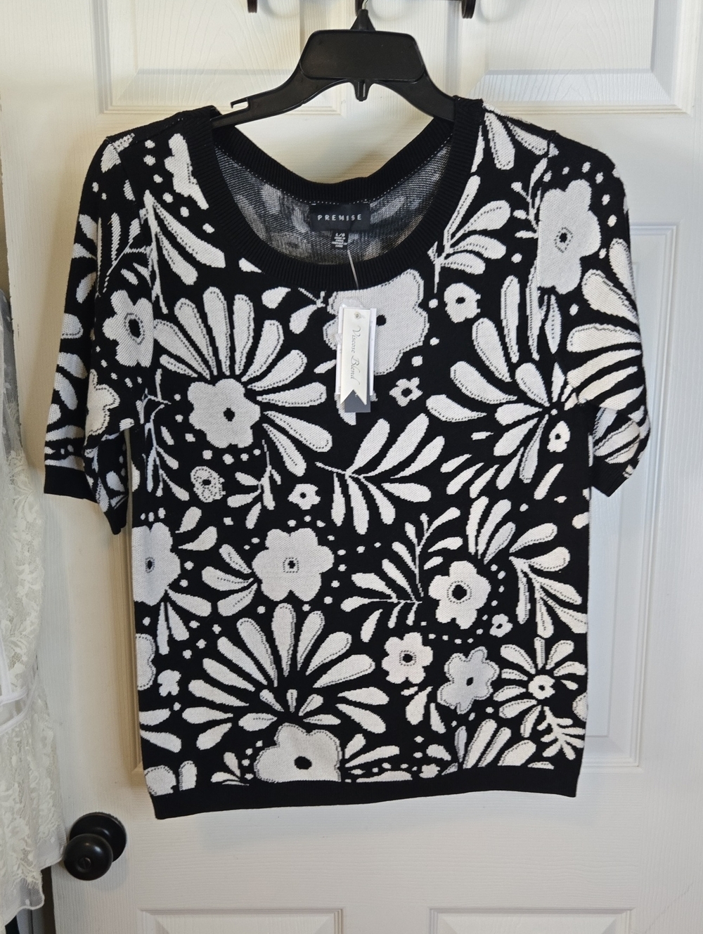 Premise Floral Short Sleeve Sweater